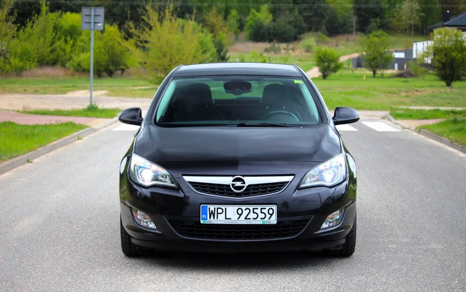 Opel Astra cena 20900 przebieg: 247661, rok produkcji 2011 z Płock małe 667